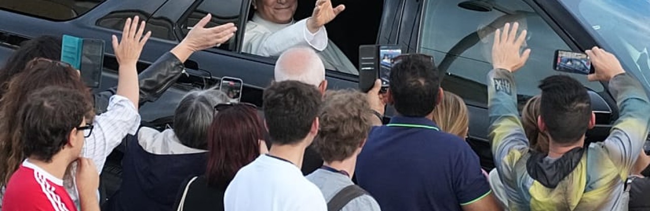 Papa 14. Leo akciğer kanseri ameliyatı sonrası ilk kez Vatikan’da