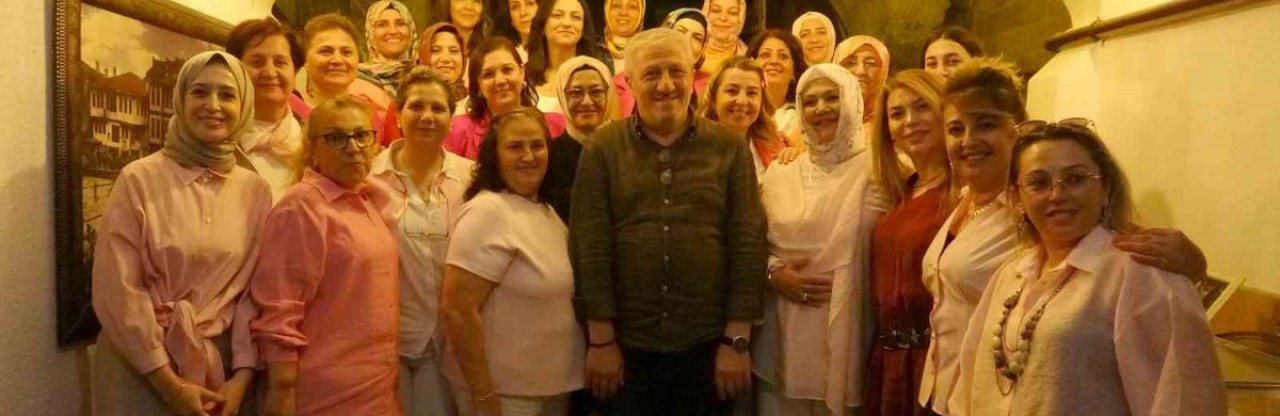Meme Kanserini Birlikte Yenen 4 Arkadaşın İlham Veren Hikayesi