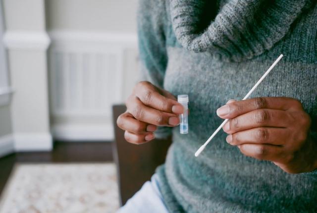 Kendi kendine HPV testi için vajinal sürüntü örneği alma seti